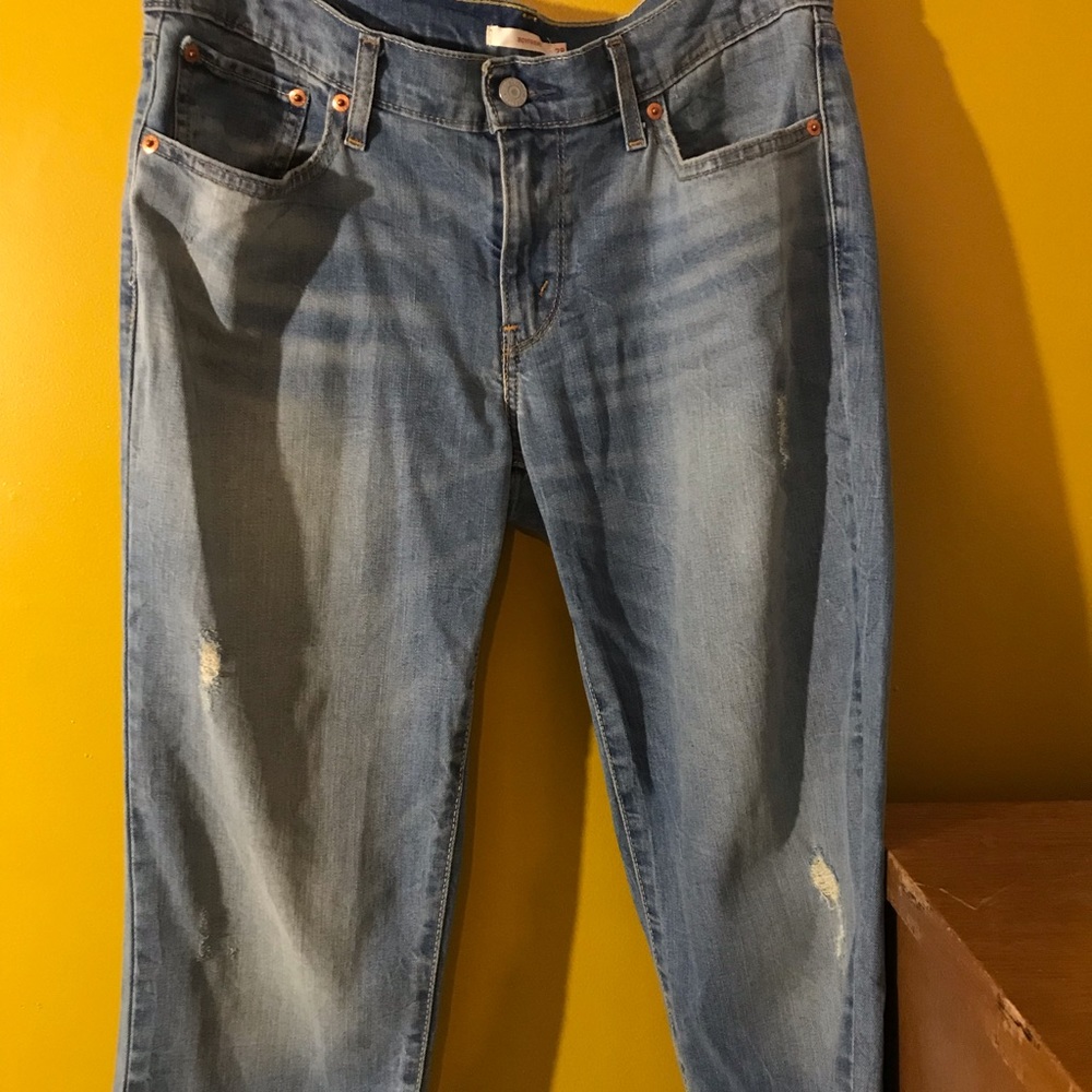 LEVI’S WOMEN BOYFRIEND JEAN SIZE 28